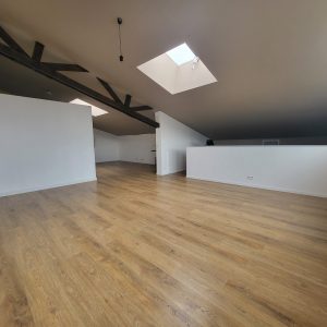 Élégant et grand bureau esprit Loft – 147 m²